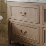 Cotswold Skåpshandtag — Fin engelsk antik. Design by Roseywood Interiors and Holly Oak House.