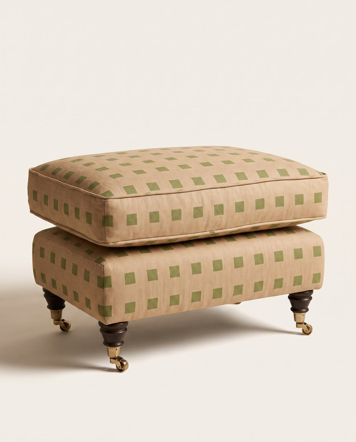 Jio Metropolitan fotpall 82x45 cm klädd i Chalet Emb Shell/Gold