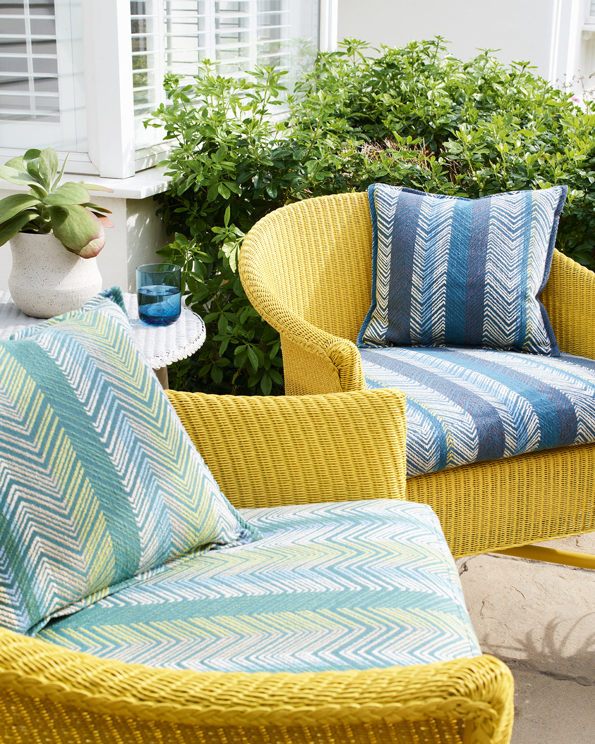 Medina Stripe miljöbild — Jane Churchill tyg